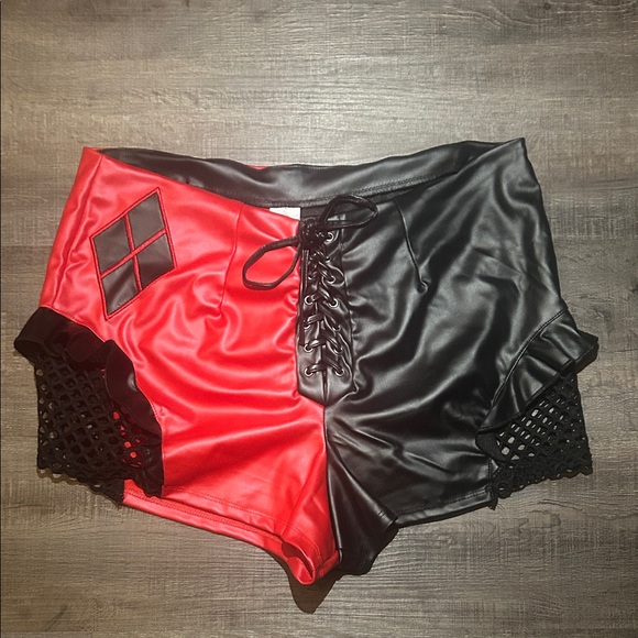 Harley Quinn DC Halloween Costume - Picture 2 of 4